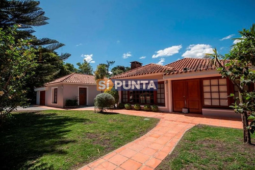 Imagen 11 de 13 de Casa En Cantegril, 5 Dormitorios *
