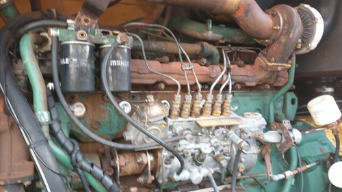 Imagem 10 de 10 de Pa Carregadeira Volvo L 110 Motor Novo Ano 2004 R$ 170.000.