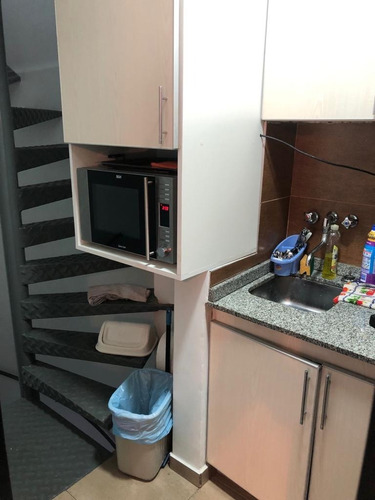 Imagen 11 de 21 de Oficina/ Consultorios 300 Mts2 Cub. Sobre Lote Propio.- A 200 Mts De Rivadavia.