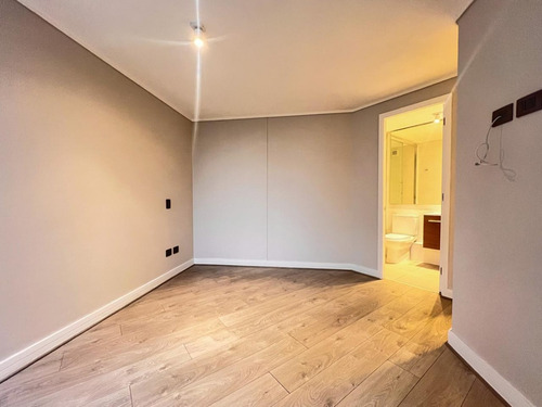 Departamento Impecable Metro Orientales Estc. Y Bodega