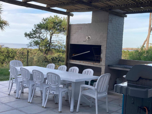 Punta Del Este Al Lado Del Mar