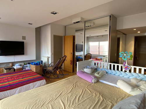Exclusivo Piso De 3 Amb En Av. Pedro Goyena