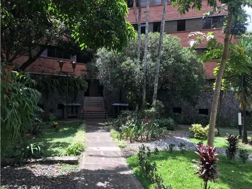 Amplio Apartamento Poblado Castropol Parte Baja