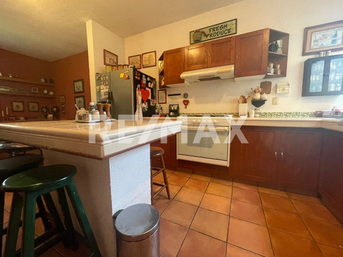Casa En Renta En Privada En Hacienda De Los Cues En Villas Del Mesón En Una Planta