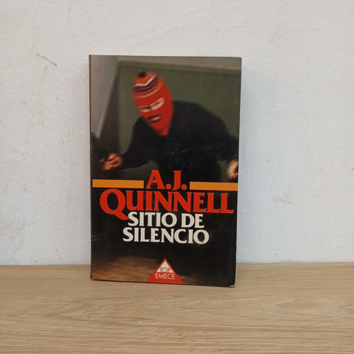 Sitio De Silencio. A. J. Quinnell. Emecé (Usado)