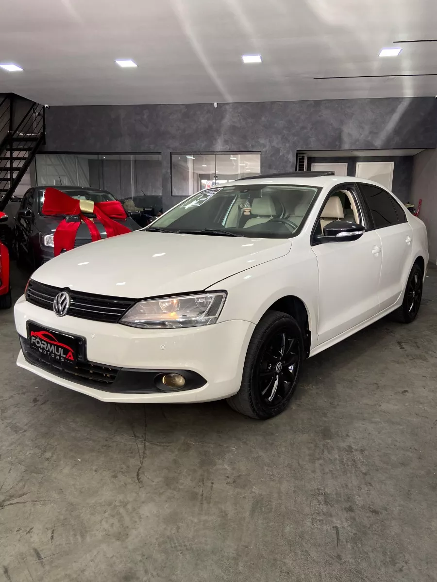 Volkswagen Jetta 2.0 Comfortline Flex 4p Automática