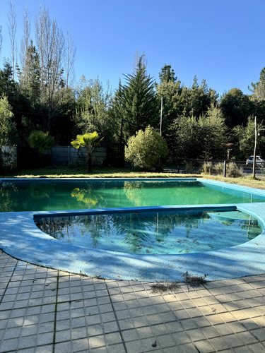Se Vende Parcela Con Piscina, Jacuzzi, Quincho, Juegos