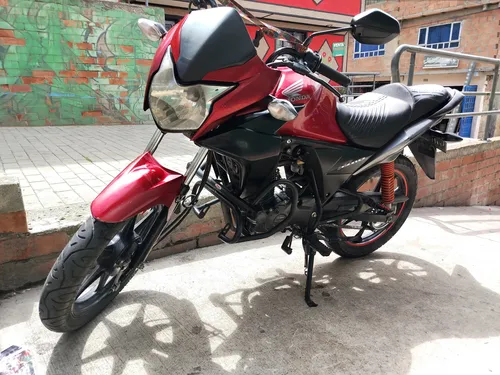 Se Encuentra Ubicada En Bogotá En Candelaria La Nueva