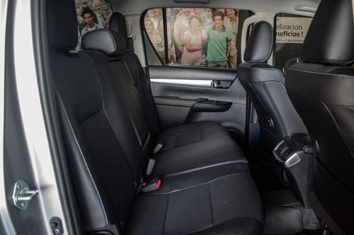 Imagen 24 de 25 de Toyota Hilux Srx Automática 4x2 2022 Okm Negra