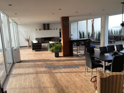 Casi Rambla Moderna Casa Minimalista