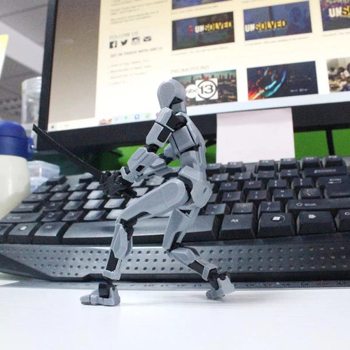 Maniquí Robot Móvil Multiarticulado Impreso En 3d En 5p