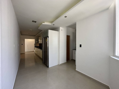 Josefina Toledo: Hermoso Apartamento En Venta En El Parral, 160m², Estudio, Maletero, Circuito De Cámaras, Balcón, Gym, Sauna, Planta Y Pozo, Piscina, Caney, 234907