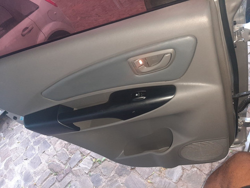 Imagem 9 de 15 de Hyundai Tucson 2010 2.0 Gl 4x2 5p