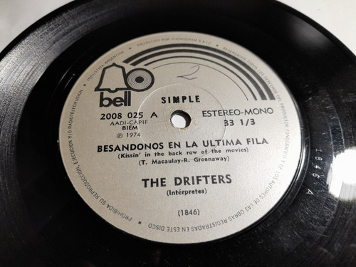 Simple - The Drifters - Besándonos En La Última Fila - 1