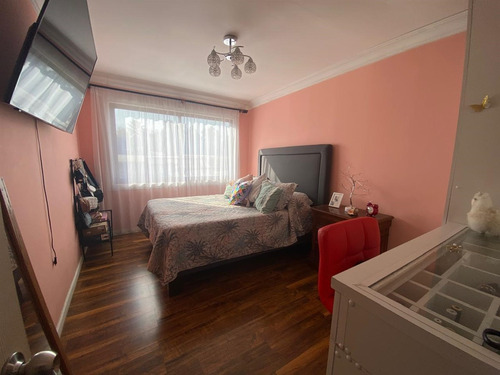 Casa En Venta De 13 Dorm. En Colina