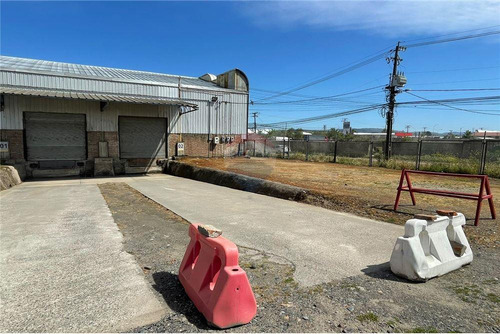 Bodega 700 M2 Caletera Varoli - 70 Uf Mas Gtos Com