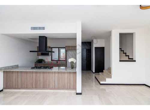 Casa En Venta En Quintas La Cima, Torreón - 3 Recámaras, Jardín Y Estacionamiento Techado