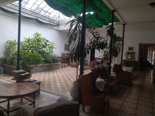 Excepcional Casa Alojamiento Con Jardín .6 Habitaciones