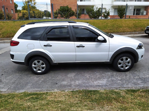 Fiat Palio Weekend Trekking 1.4 Audio Multimedia Y Subwoofer