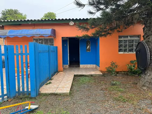 Imóvel Enorme Em Rua Asfaltada No Topo Do Bairro.