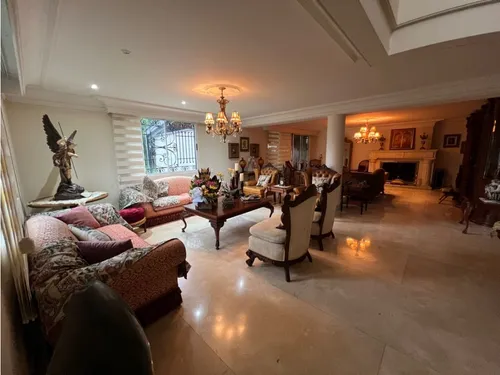 Casa Amoblada En Arriendo Poblado San Lucas