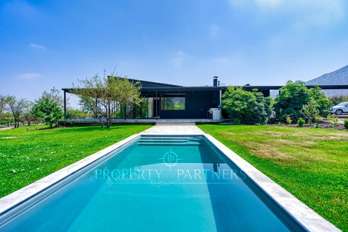 Casa Remodelada En Las Brisas De Chicureo