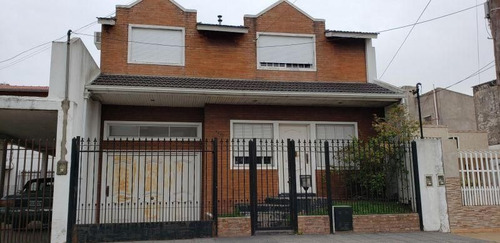 Imagen 1 de 22 de Venta De Casa 4 Ambientes En La Tablada,