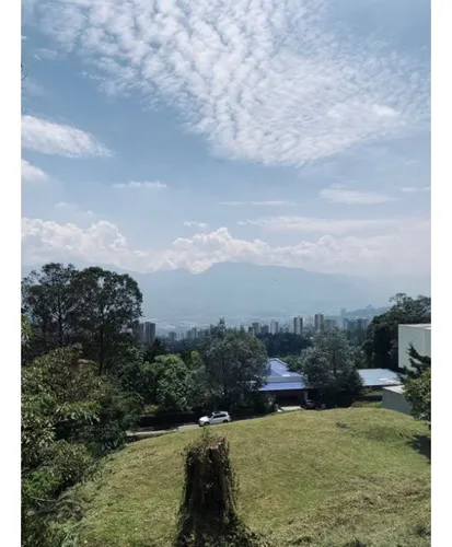 Vendemos Lote En Unidad Cerrada Del Poblado Con Vista A Medellin