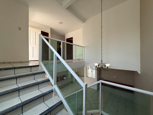 Casa En Venta En Boca Del Río, Veracruz Col. Graciano Sánchez Romo, De 4 Recamaras Y 4 Baños. A 5min Del Centro De Boca Del Rio, Plaza El Dorado Y Playas De Boca Del Rio.