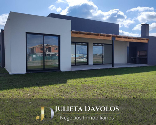 Casa En Venta 5 Ambientes Puertos Del Lago Barrio Riberas-escobar-maschwitz