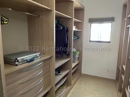 Imagen 9 de 11 de Andreina Gonzalez Rentahouse Vende Casa En Valles De Camoruco Valencia 22-15578