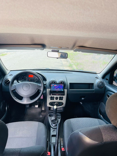 Renault Logan 1.6 EXPRESSION 8V