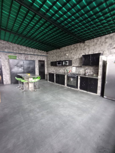 Angelica Acosta Vende Confortable Casa En Sector Hacienda Higuerote Via Universidad Arturo Michelena San Diego