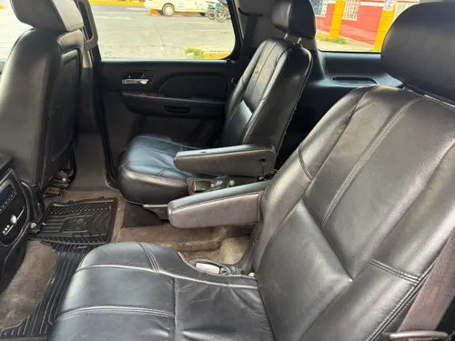 Chevrolet Tahoe 2 filas de asientos de piel