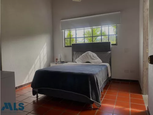 Casa Finca Con Cancha De Futbol(mls#248541)