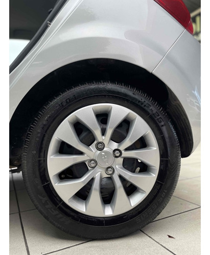 Chevrolet Onix 1.4 MPFI LT 8V FLEX 4P AUTOMÁTICO