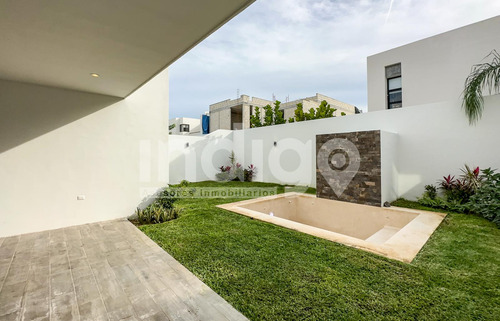 Casa En Venta En Mérida En Privada Parque Natura, Sitpach