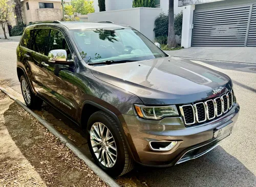 Jeep Grand Cherokee 5.7 Limited Lujo 4x4 At