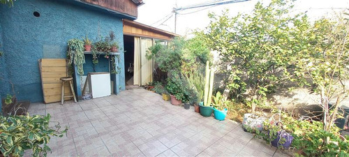 Casa En Venta De 5 Dormitorios En La Reina