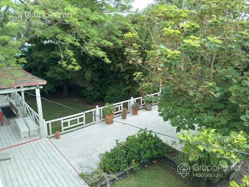 Casa En Venta 6 Dormitorios En Montoya