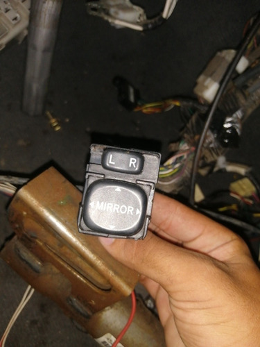Imagen 2 de 2 de Mando De Retrovisores Corolla New Sensation 03-08