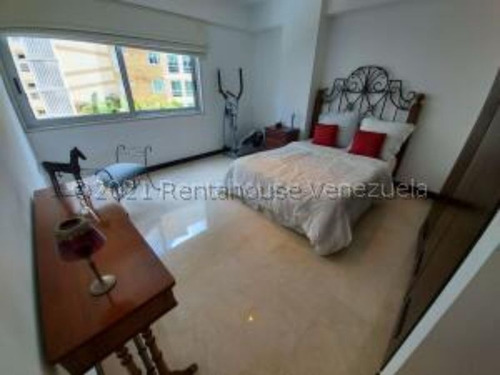 Imagen 14 de 21 de #22-17078 Bello Apartamento En Urb. Las Mesetas De Santa Rosa De Lima.