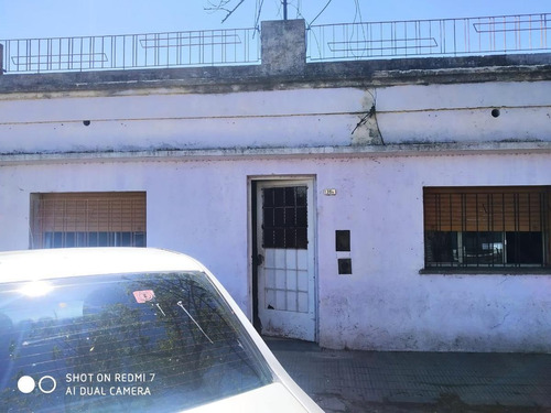Imagen 1 de 12 de Casa Con Galpón En Venta  - Rosario - Barrio Ludueña