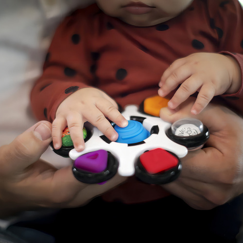 Baby Einstein Curiosity - Juguete Sensorial Para Ansiedad Y. Color Embrague Curiousity