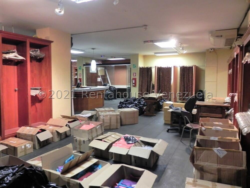 Local En Alquiler 24-5216 En Parroquia Catedral