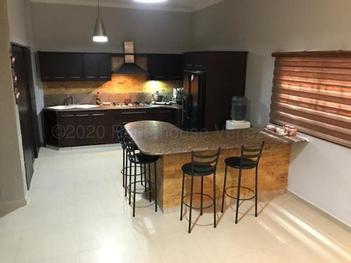 Imagen 7 de 12 de Casa Con Piscina En Venta Barata En Maracaibo