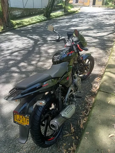 Pulsar 180 Neon Fi