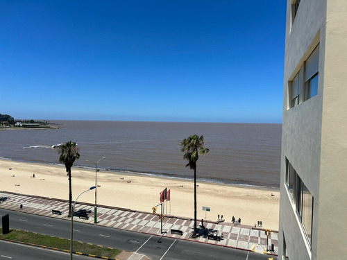 Venta Apartamento 4 Dormitorios Y Servicio Vista Rambla