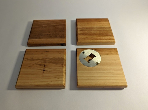 Posavasos De Madera Nativa Con Destapador