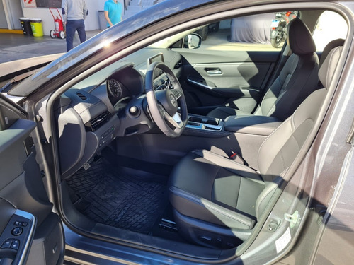 Imagen 20 de 25 de Nissan Sentra Exclusive Cvt (c)